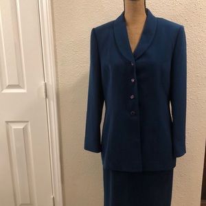 Dark teal 2 piece dress suit